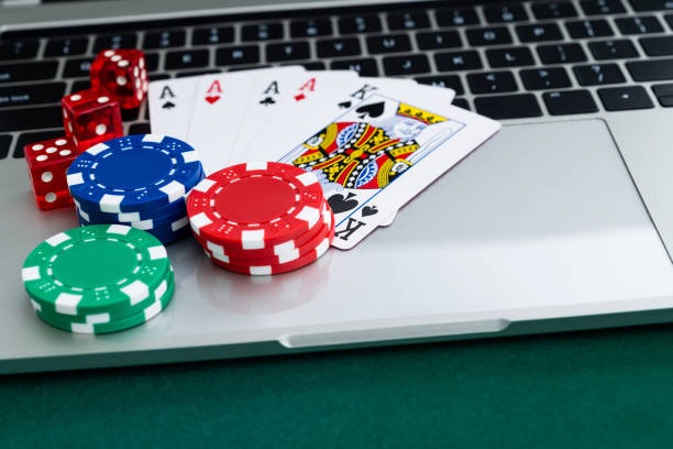 Slot game reels and payout table